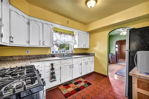4430 Broadway, Lorain, OH 44052 photo 9