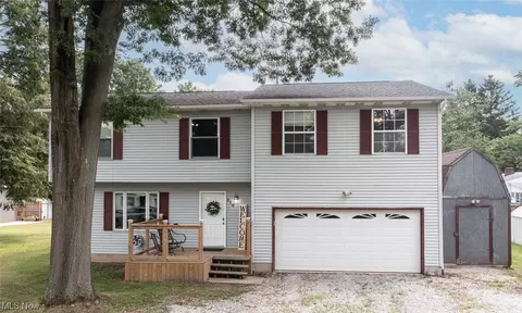 214 Hunter Ave, Munroe Falls, OH 44262