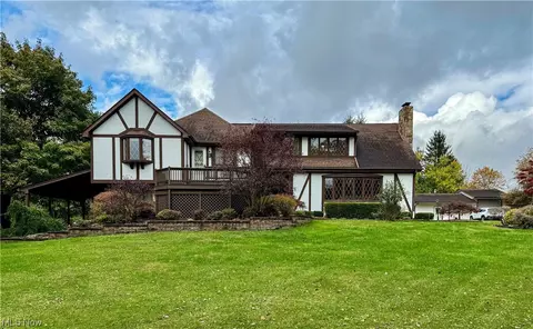 4283 Adams Rd, East Palestine, OH 44413