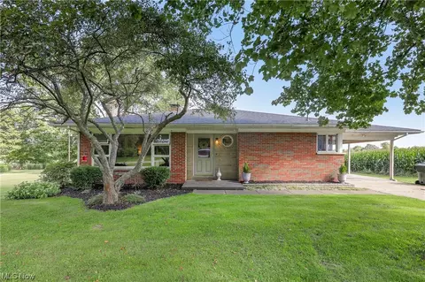 5733 NE State Route 212, Mineral City, OH 44656