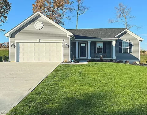 2341 Monaco St NW, Uniontown, OH 44685