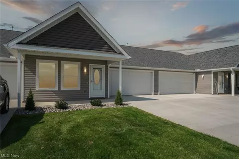 1840 Alexander Dr #1202, Geneva, OH 44041