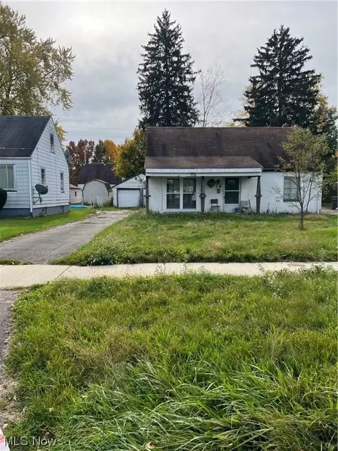 939 E Philadelphia Ave, Youngstown, OH 44502