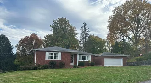 72195 E Sharon Rd, Bridgeport, OH 43912