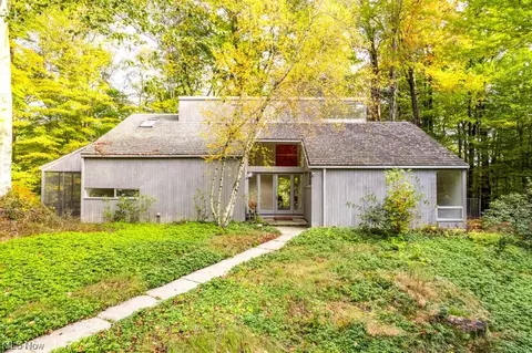 662 Echo Dr, Gates Mills, OH 44040