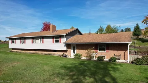 12153 Hilltop Rd SW, Baltic, OH 43804