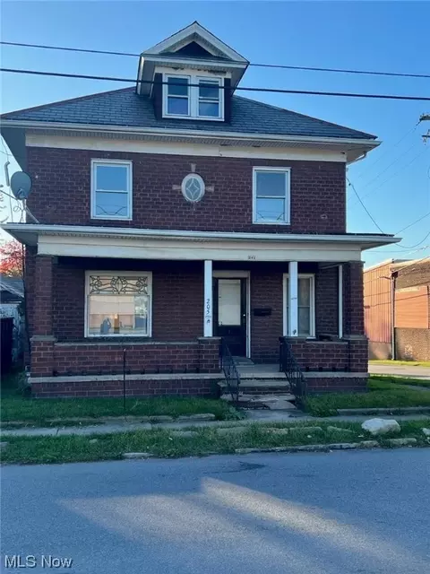205 S Howard Ave, Salem, OH 44460