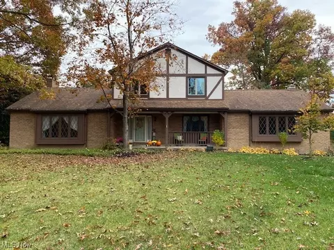 2995 Whispering Pines Dr, Canfield, OH 44406