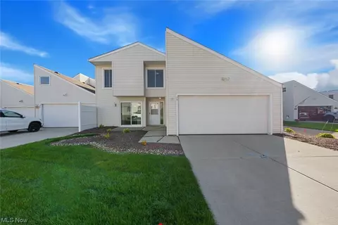 79 Castle Ct, Brunswick, OH 44212