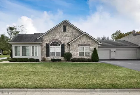9264 Sharrott Rd #1401, Youngstown, OH 44514