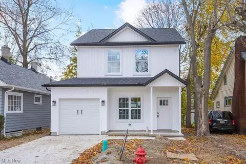 956 Eaglewood Dr, Willoughby, OH 44094
