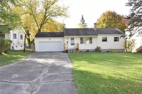 3967 Cannon Rd, Youngstown, OH 44515