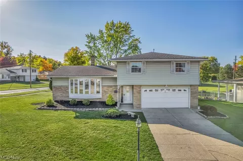 5776 Skyline Dr, Seven Hills, OH 44131 photo 1