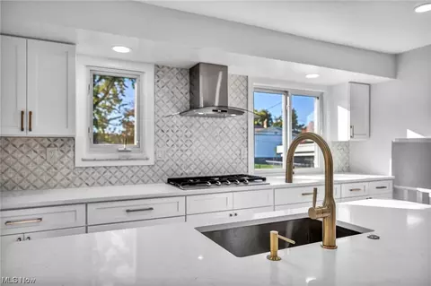 5776 Skyline Dr, Seven Hills, OH 44131 photo 10