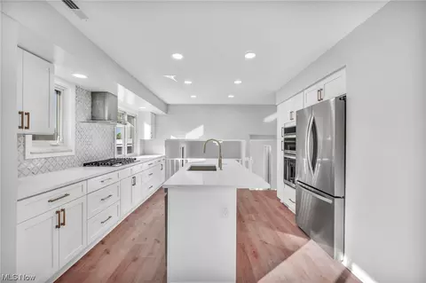 5776 Skyline Dr, Seven Hills, OH 44131 photo 7