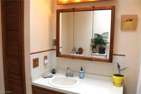 831 E 258th St, Euclid, OH 44132 photo 14