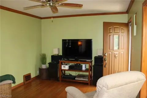 831 E 258th St, Euclid, OH 44132 photo 11