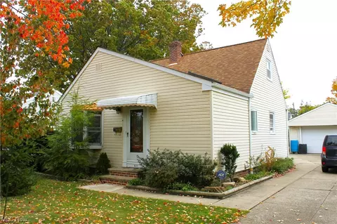 831 E 258th St, Euclid, OH 44132