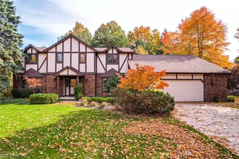491 Lynden Dr, Highland Heights, OH 44143