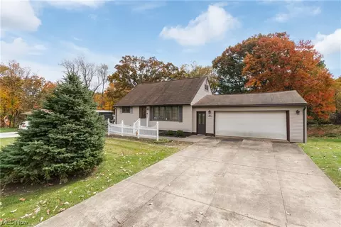 9050 Margaret St NW, Massillon, OH 44646