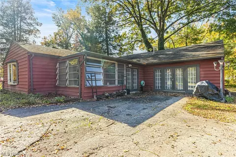 1383 Heaton Blvd, Niles, OH 44446