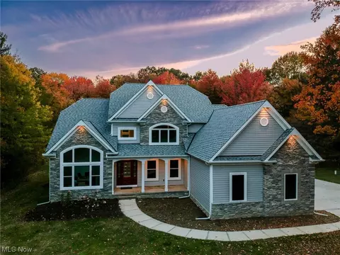 31500 Woodcrest Rd, Chagrin Falls, OH 44022