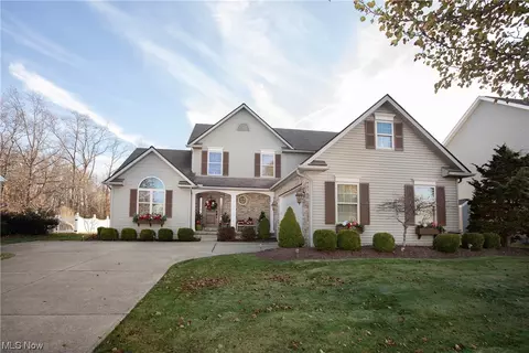 6025 Conneaut Light Dr, Vermilion, OH 44089