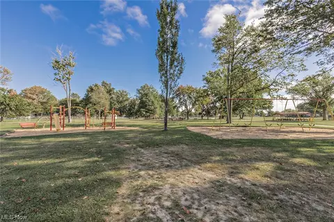 29648 Phillips Ave, Wickliffe, OH 44092 photo 6
