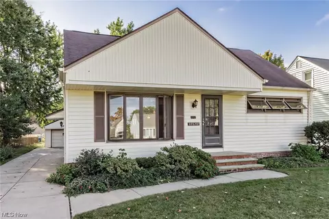 29648 Phillips Ave, Wickliffe, OH 44092