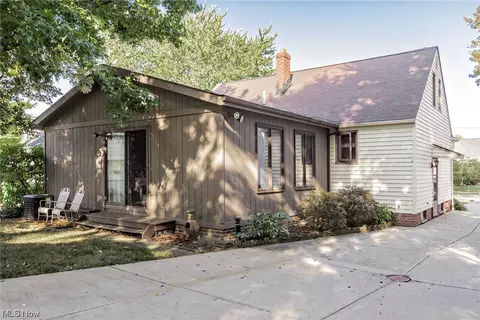 29648 Phillips Ave, Wickliffe, OH 44092 photo 3