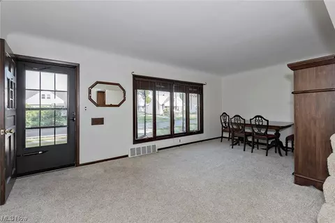 29648 Phillips Ave, Wickliffe, OH 44092 photo 8