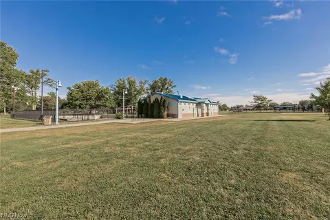 29648 Phillips Ave, Wickliffe, OH 44092 photo 32