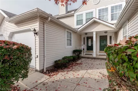 4283 Rolling Hills Dr, Brunswick, OH 44212