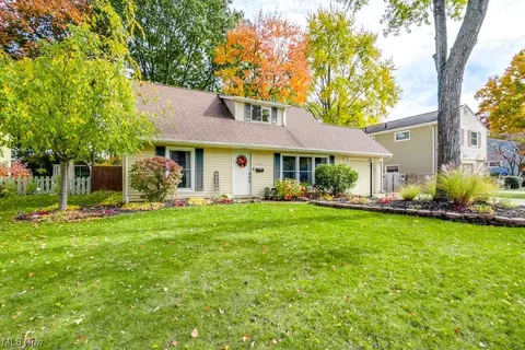 3393 Pendleton St, Cuyahoga Falls, OH 44221