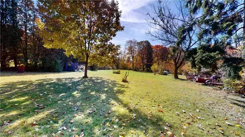 852 E Waterloo Rd, Akron, OH 44306 photo 22