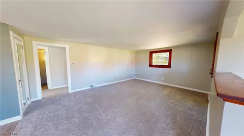 852 E Waterloo Rd, Akron, OH 44306 photo 7