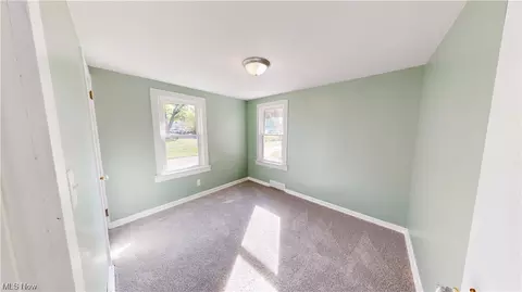 852 E Waterloo Rd, Akron, OH 44306 photo 17