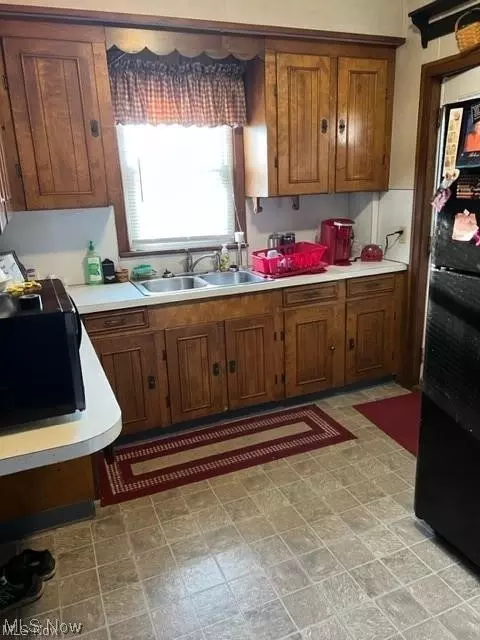 623 E State St, Alliance, OH 44601 photo 3