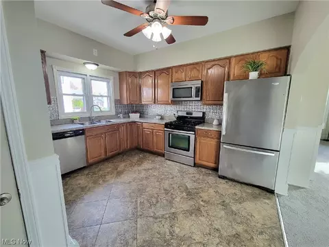 144 Beebe Ave, Elyria, OH 44035 photo 7