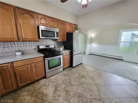 144 Beebe Ave, Elyria, OH 44035 photo 9