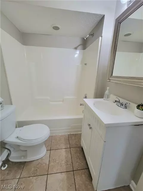 144 Beebe Ave, Elyria, OH 44035 photo 13