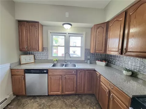 144 Beebe Ave, Elyria, OH 44035 photo 8