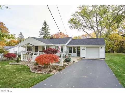 4153 Lake Vista Rd, Coventry, OH 44319