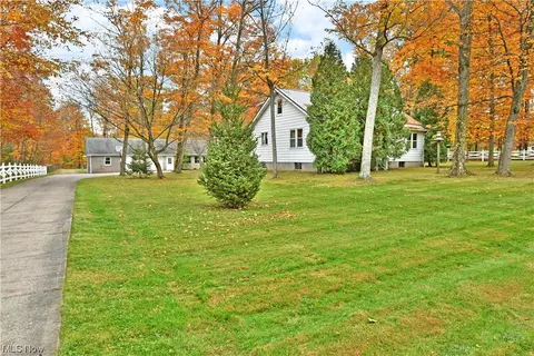 15771 Chipmunk Ln, Middlefield, OH 44062
