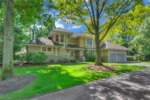 3 W Mather Ln, Bratenahl, OH 44108