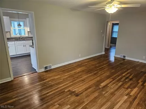 367 West St, Wadsworth, OH 44281 photo 4