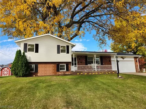 2115 Capitol St, Louisville, OH 44641