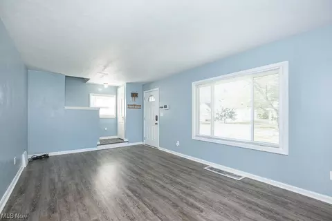 175 Seneca St, Elyria, OH 44035 photo 9