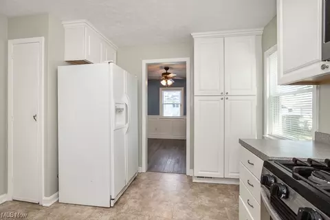 175 Seneca St, Elyria, OH 44035 photo 5