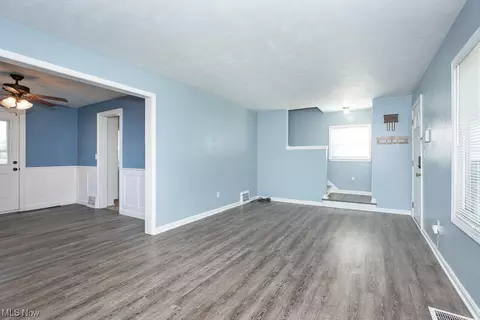 175 Seneca St, Elyria, OH 44035 photo 8